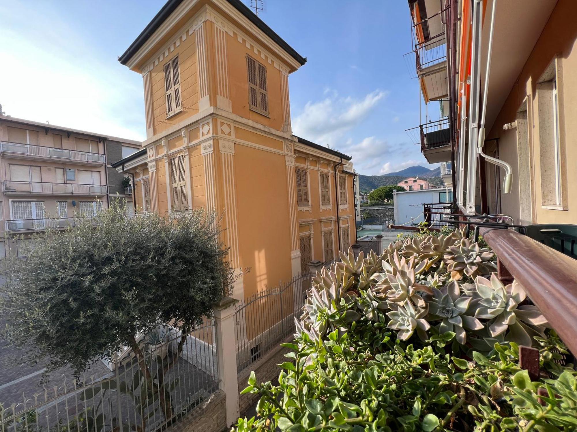 La Stella Marina - 150 Metri Dal Mare Con Box Auto Apartamento Spotorno Exterior foto